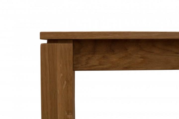 Tahir Eiche von Standard Furniture | Tisch